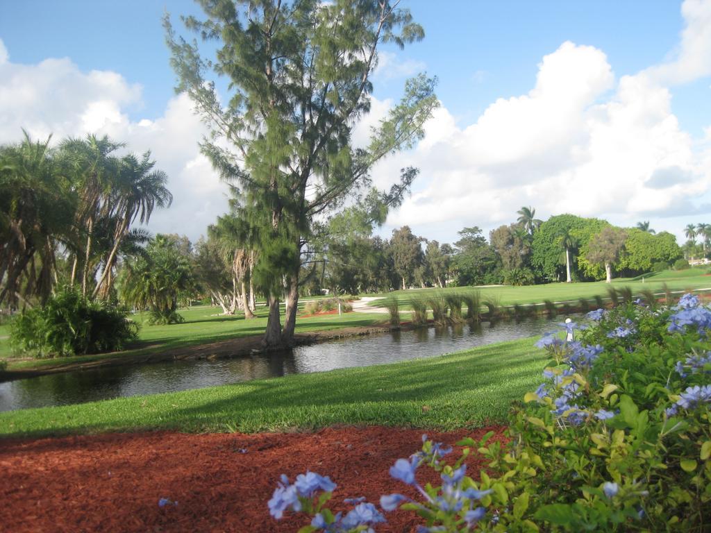 Hollywood Beach Golf Resort 外观 照片