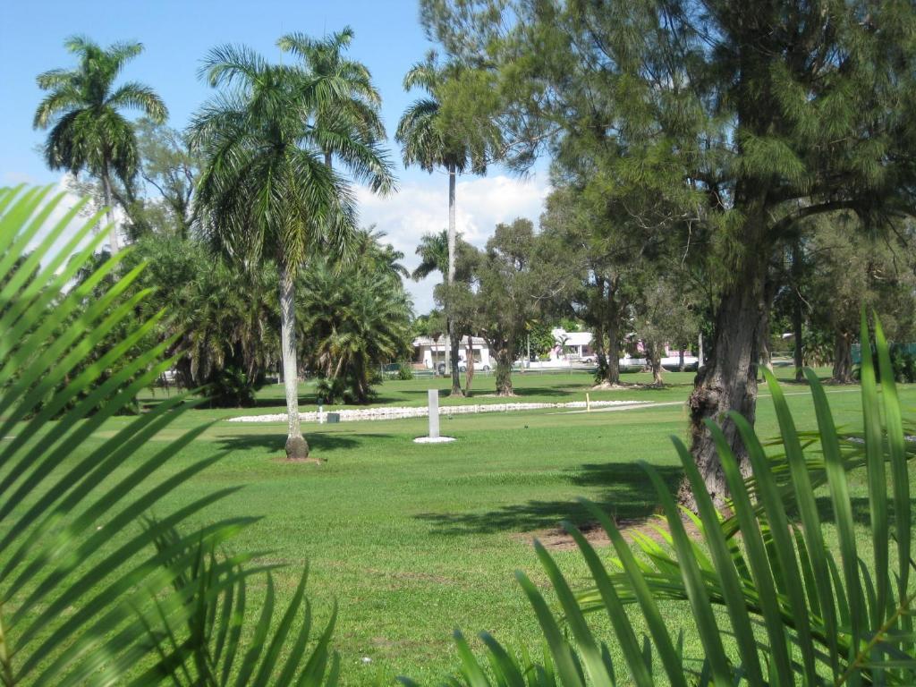 Hollywood Beach Golf Resort 外观 照片